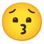 وجه يقبّل + وجه قلق