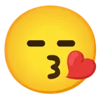 وجه يرسل قبلة + وجه بدون تعبير