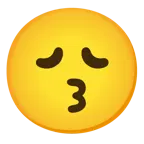 وجه يقبّل بعينين باسمتين + وجه مجهد