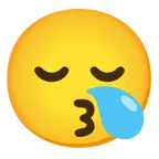 وجه يقبّل بعينين باسمتين + وجه ناعس