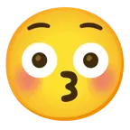 وجه يقبّل بعينين مغلقتين + وجه متورد