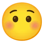 وجه يقبّل بعينين مغلقتين + وجه بدون فم