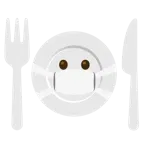 cara con mascarilla médica + cuchillo y tenedor con un plato