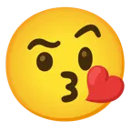 وجه يرسل قبلة + وجه بحاجب مرفوع