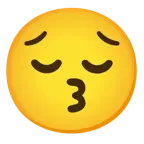 وجه يقبّل بعينين باسمتين + وجه متأمل