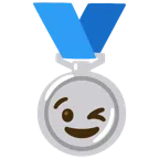 medaglia d’argento + faccina che fa l’occhiolino