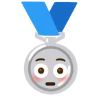 medaglia d’argento + faccina imbarazzata