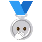 medaglia d’argento + faccina con occhi aperti e mano sulla bocca