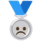 medaglia d’argento + faccina imbronciata