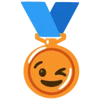 medaglia di bronzo + faccina che fa l’occhiolino