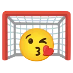 وجه يرسل قبلة + شبكة المرمى