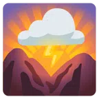 Sonnenaufgang über Bergen + Wolke mit Blitz