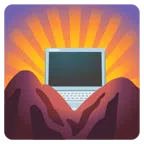 Sonnenaufgang über Bergen + Laptop