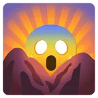 Sonnenaufgang über Bergen + vor Angst schreiendes Gesicht