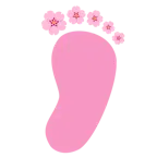 huellas de pies + flor de cerezo