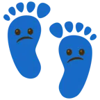 huellas de pies + cara de confusión