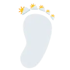 huellas de pies + sol detrás de una nube