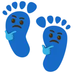 huellas de pies + cara pensativa