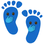 huellas de pies + cara con ojos abiertos y boca tapada